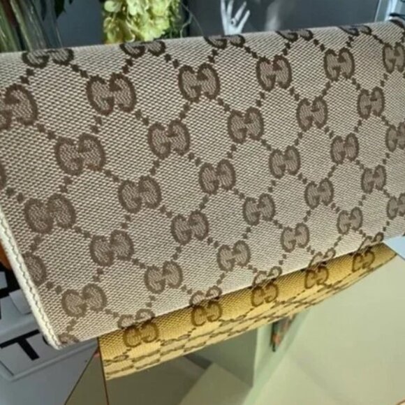 Gucci Cream Leather Wallet Sleek Design - Picture 1 of 16
